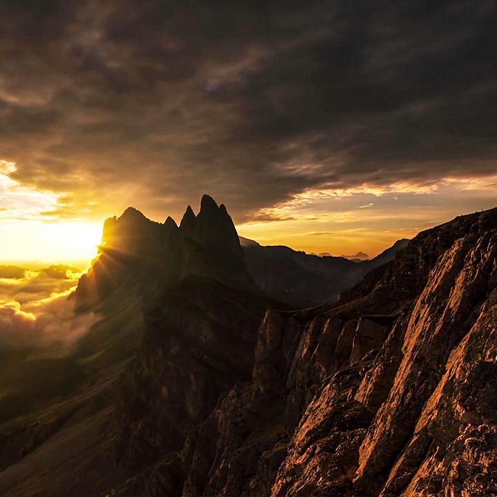 Location takes place on the eastern slopes of Canadian Rockies. Wolves natural habitat. A beautifully location which we will shoot in dramatic light. Utilizing the natural beauty drive drama, and hold visual interest.